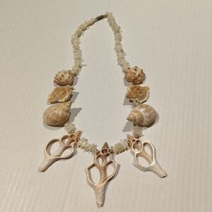 Vintage Puka Conch Shell Necklace Beach Seashell Hawaii Surfer Boho Chic